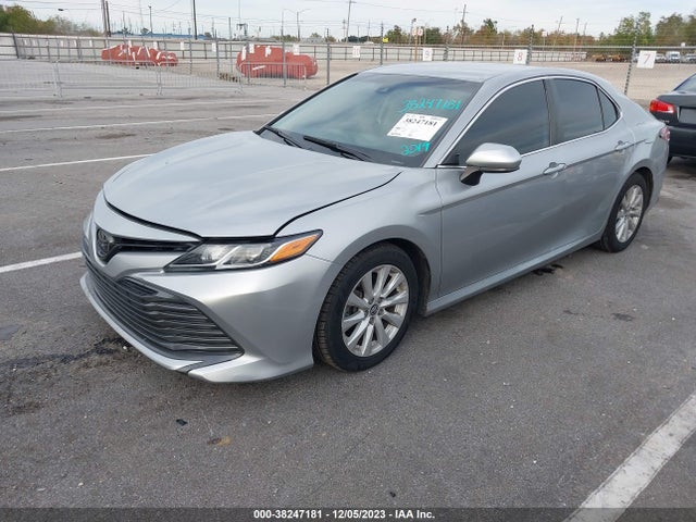 Toyota CAMRY LE 2019 4T1B11HK1KU720237 Image 2