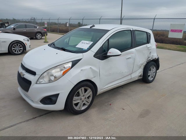 Chevrolet Spark 1lt Auto 2014 KL8CD6S95EC556366 Image 2