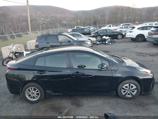 Toyota Prius Two 2017 JTDKBRFU7H3057078 Image 13