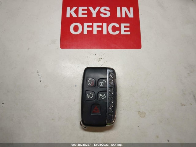 2018 JAGUAR XF SAJBJ4FX5JCY58647 Photo 10