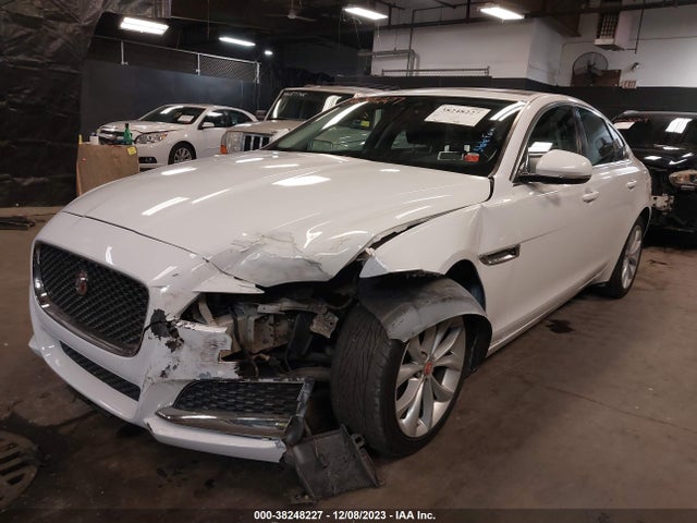 2018 JAGUAR XF SAJBJ4FX5JCY58647 Photo 1