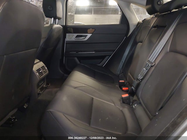 2018 JAGUAR XF SAJBJ4FX5JCY58647 Photo 7