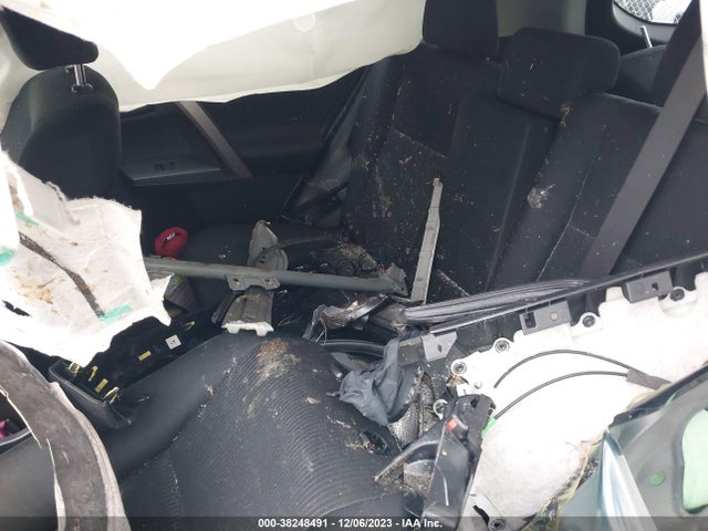 Toyota RAV4 LE 2017 JTMBFREV3HJ710063 Image 8