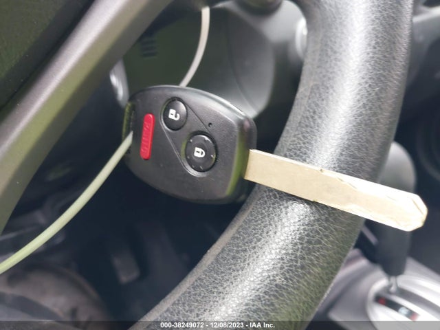2010 HONDA FIT VIN: JHMGE8H25AS003548