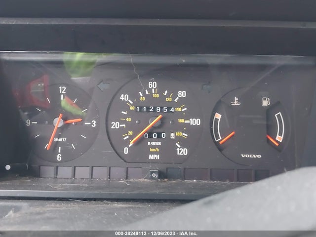 1992 VOLVO 240 GL VIN: YV1AS8802N1469054