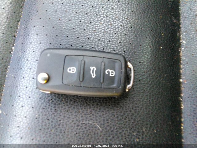 WVGAV7AX3GW008476 Volkswagen Tiguan R-line