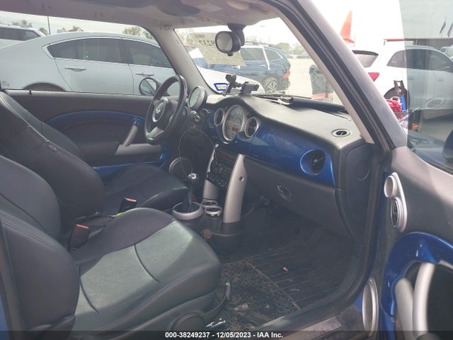2005 MINI COOPER S WMWRE33475TD96295 Photo 4