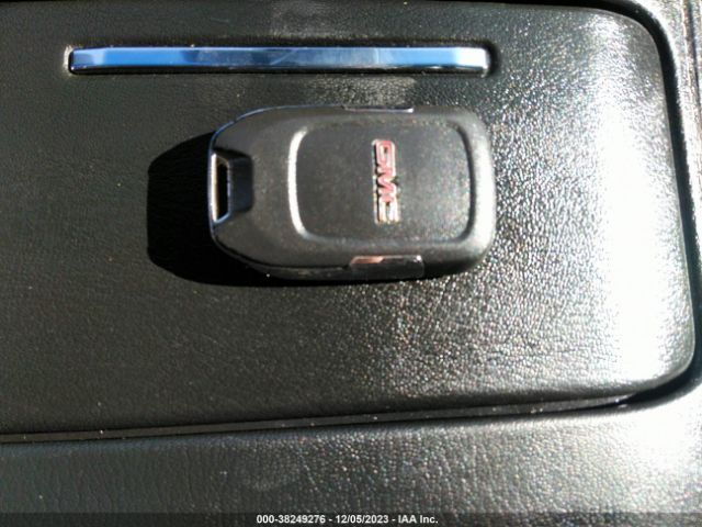 1GKS2HKJ3HR271508 GMC YUKON XL DENALI