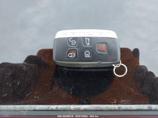 2017 JAGUAR XE SAJAD4BG7HA972714 Photo 10