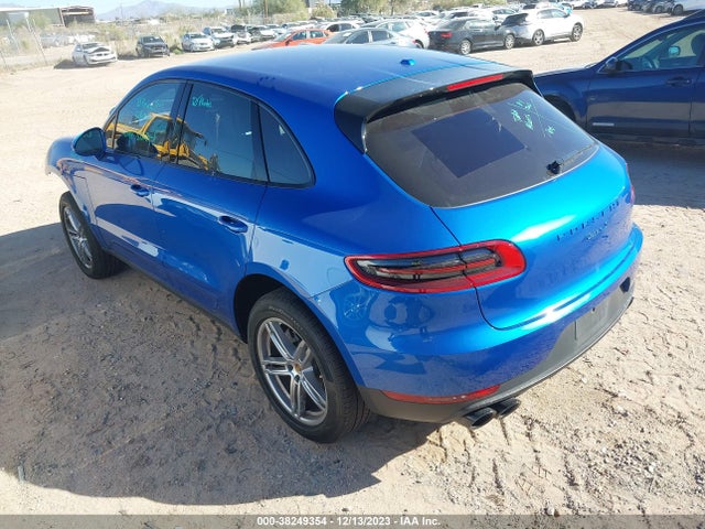 2017 PORSCHE MACAN WP1AB2A53HLB15253 Photo 2