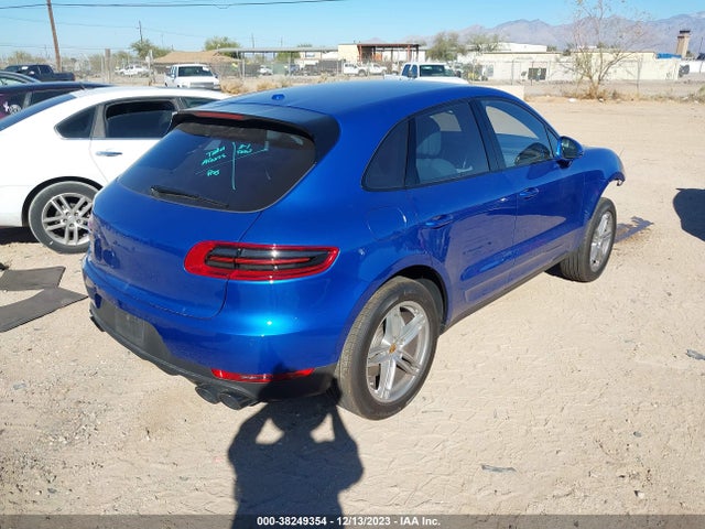 2017 PORSCHE MACAN WP1AB2A53HLB15253 Photo 3