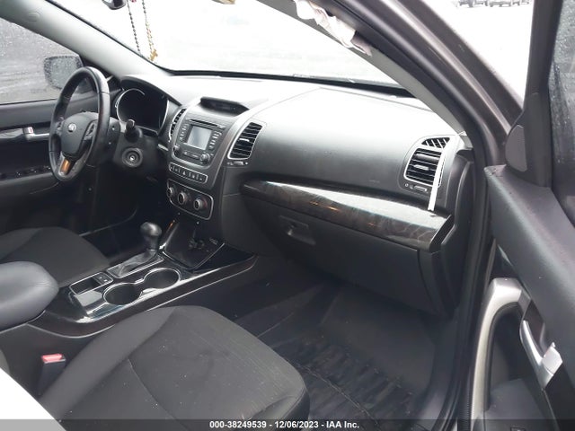 2015 KIA SORENTO LX VIN: 5XYKTDA69FG654766