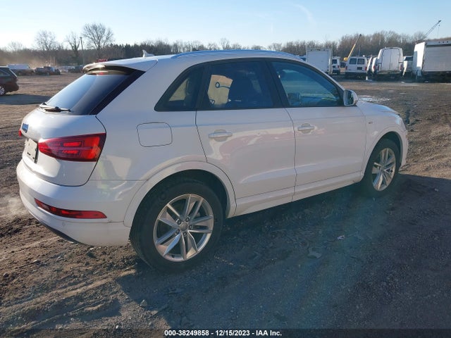 WA1BCCFS4JR004408 Audi Q3 2.0t Premium