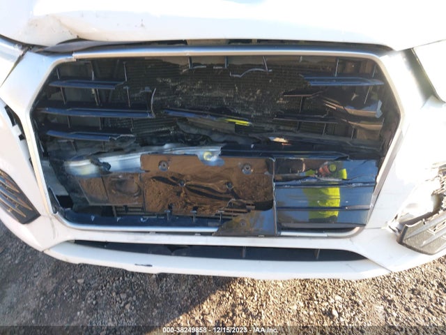 WA1BCCFS4JR004408 Audi Q3 2.0t Premium
