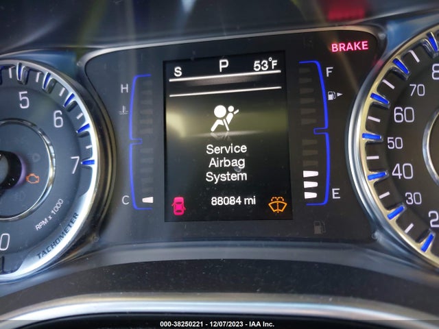 Chrysler 200 Limited 2015 1C3CCCAB0FN588729 Image 15