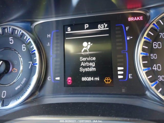 Chrysler 200 Limited 2015 1C3CCCAB0FN588729 Image 7