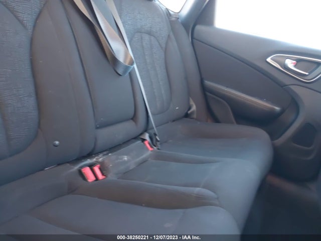 Chrysler 200 Limited 2015 1C3CCCAB0FN588729 Image 8