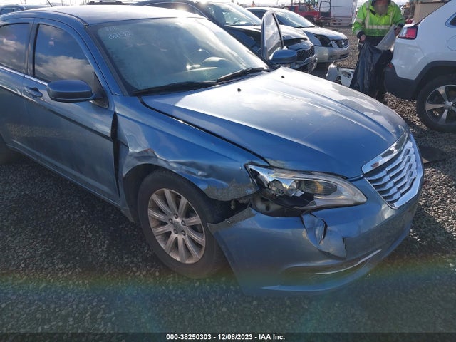 2011 CHRYSLER 200 TOURING VIN: 1C3BC1FG3BN555187