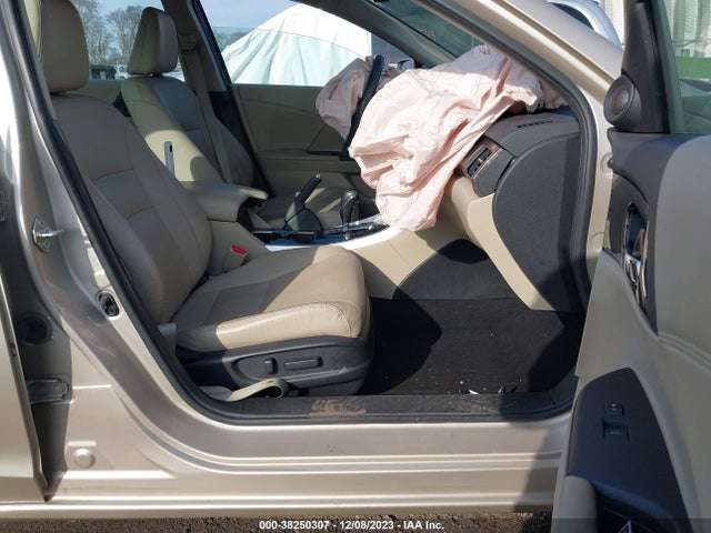 2017 HONDA ACCORD EX-L VIN: 1HGCR2F82HA160352