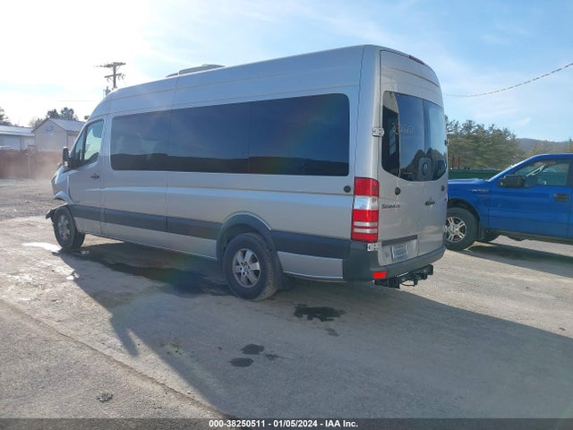 2010 MERCEDES-BENZ SPRINTER WAGON 2500 HIGH ROOF VIN: WDZPE8CC1A5488142