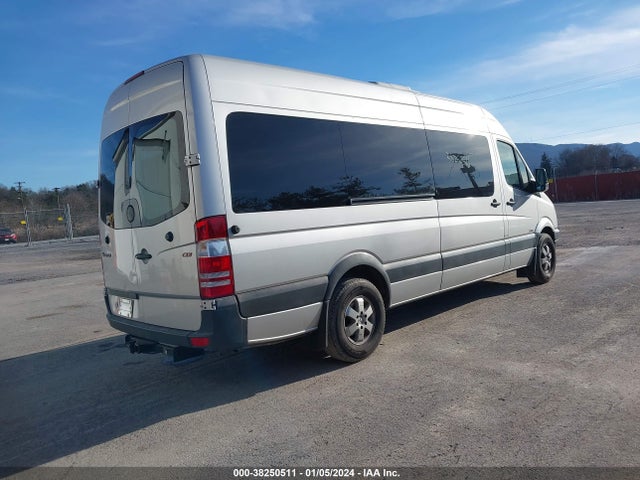 2010 MERCEDES-BENZ SPRINTER WAGON 2500 HIGH ROOF VIN: WDZPE8CC1A5488142