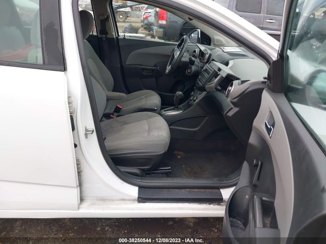 Chevrolet Sonic Ls Auto 2014 1G1JA6SH2E4140082 Image 5
