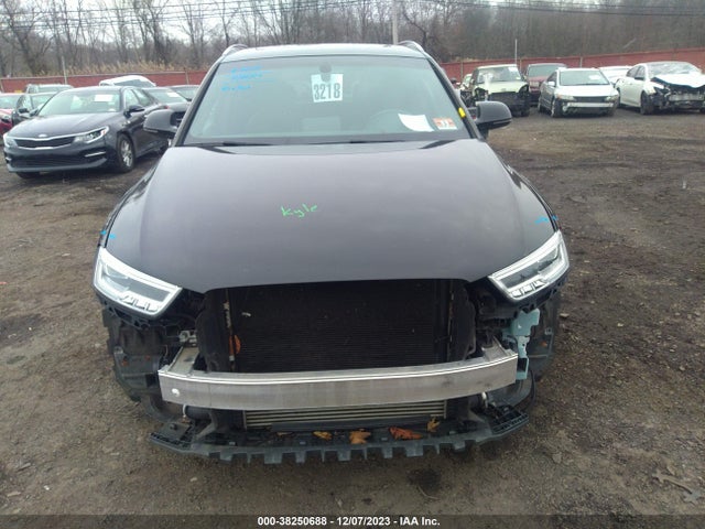 WA1GCCFS6HR005530 Audi Q3 2.0t Premium