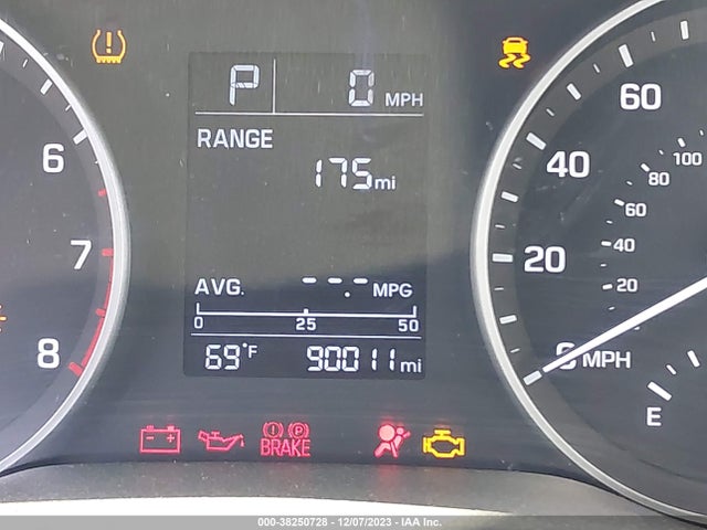 2018 HYUNDAI ELANTRA SE VIN: 5NPD74LFXJH283970