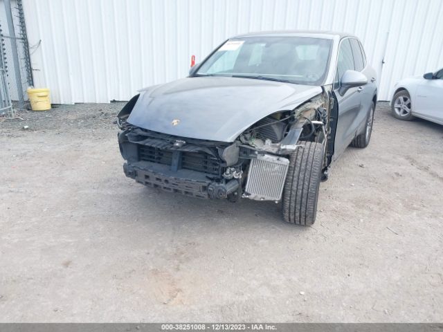 2017 PORSCHE CAYENNE WP1AB2A29HLA53735 Photo 5