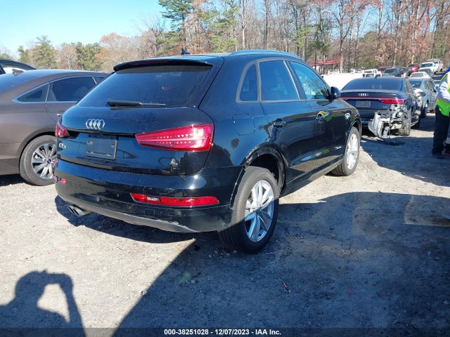 WA1BCCFS3HR017029 Audi Q3 2.0t Premium