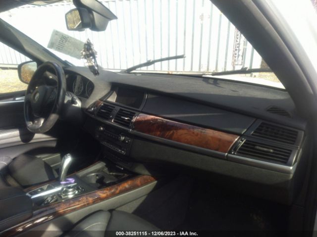 2012 BMW X5 5UXZV8C51CL422522 Photo 4