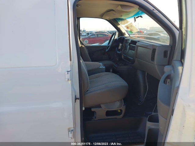 2003 CHEVROLET EXPRESS CARGO VAN VIN: 1GCFG15X531114236