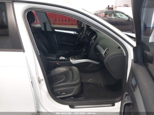 2010 AUDI A4 2.0T PREMIUM VIN: WAUBFAFLXAN028615