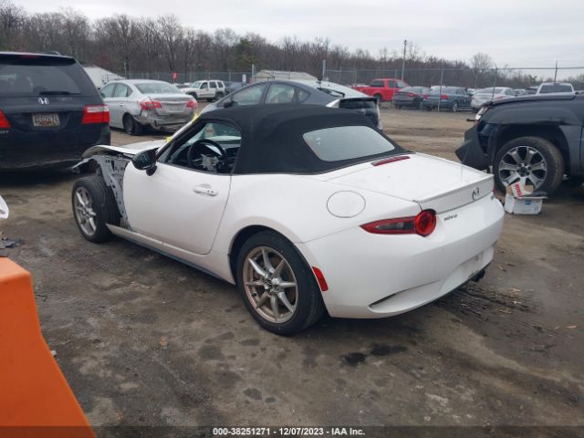 2017 MAZDA MX-5 MIATA JM1NDAB7XH0124668 Photo 2