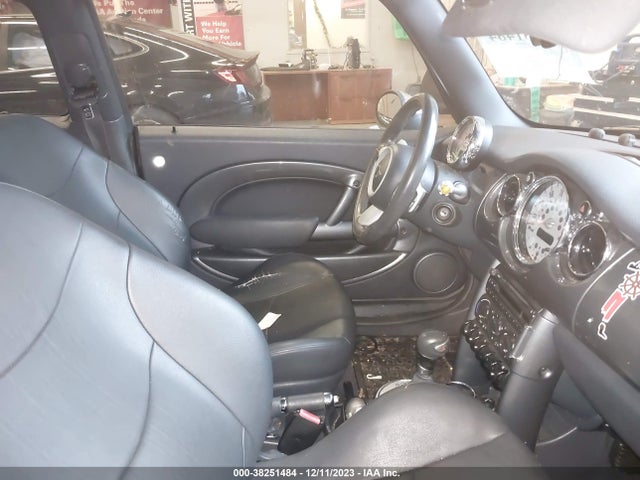 2006 MINI COOPER S WMWRE33546TJ36394 Photo 4