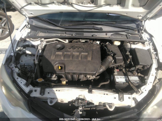 2014 TOYOTA COROLLA LE VIN: 5YFBURHE5EP004205