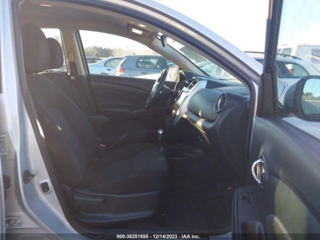 3N1CN7AP3JL884137 Nissan Versa 1.6 Sv