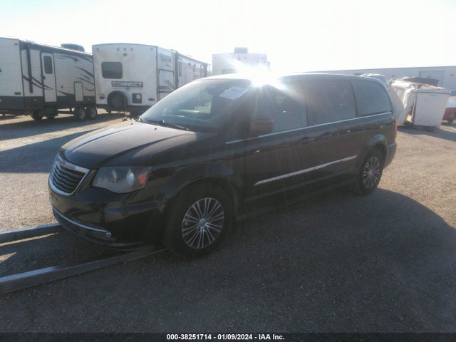 2C4RC1HG5ER338755 Chrysler Town & Country S