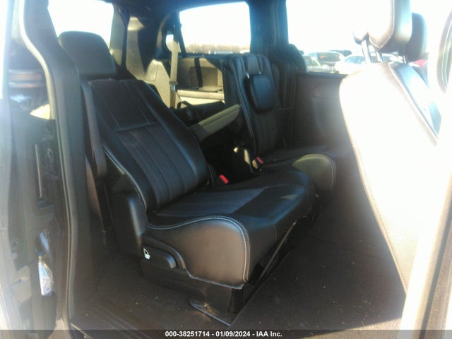 2C4RC1HG5ER338755 Chrysler Town & Country S