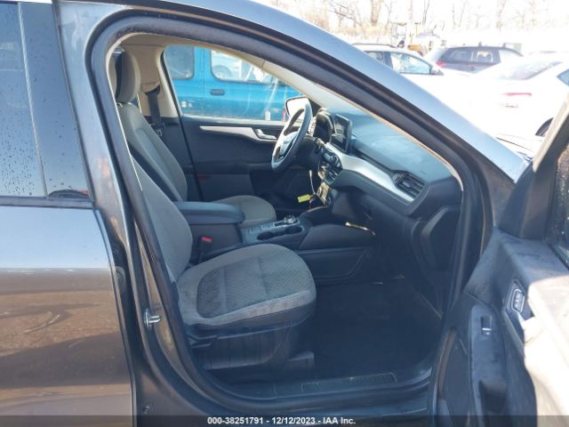 1FMCU9G69LUA72503 Ford ESCAPE SE