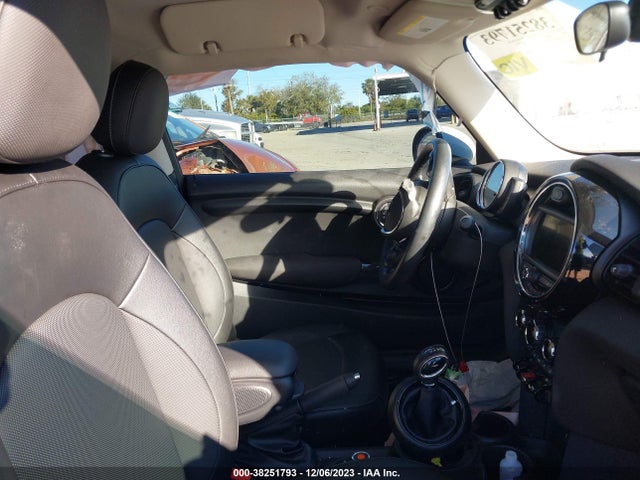 2018 MINI HARDTOP WMWXP5C58J2G64194 Photo 4