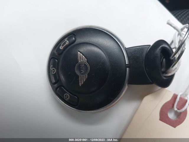 2011 MINI COOPER WMWSU3C52BT252806 Photo 10