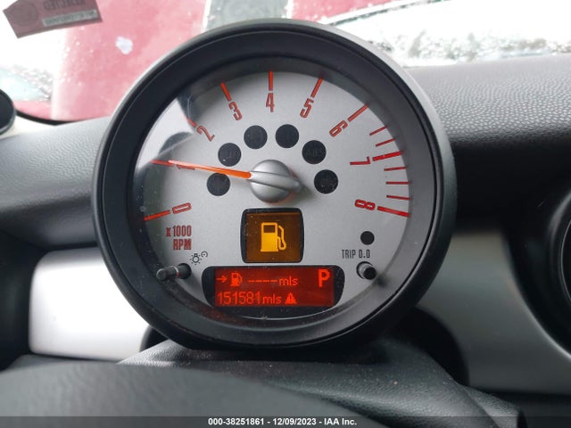 2011 MINI COOPER WMWSU3C52BT252806 Photo 6