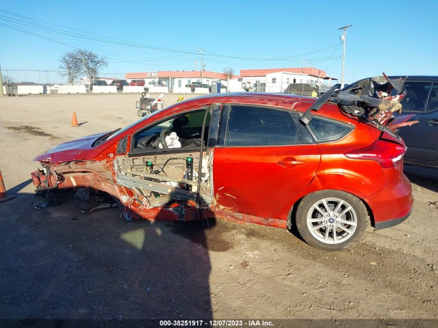 2018 FORD FOCUS SE VIN: 1FADP3K22JL265523