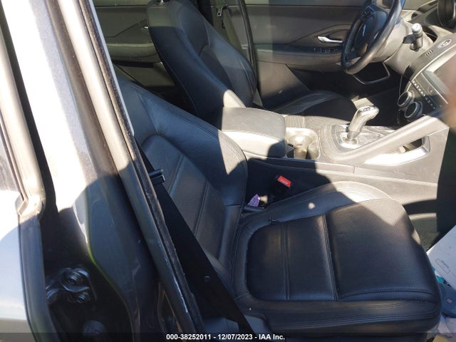 2018 JAGUAR E-PACE SADFJ2FX3J1Z25072 Photo 4