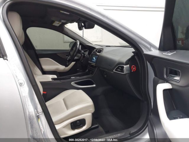 SADCP2BV8HA047316 Jaguar F-pace First Edition