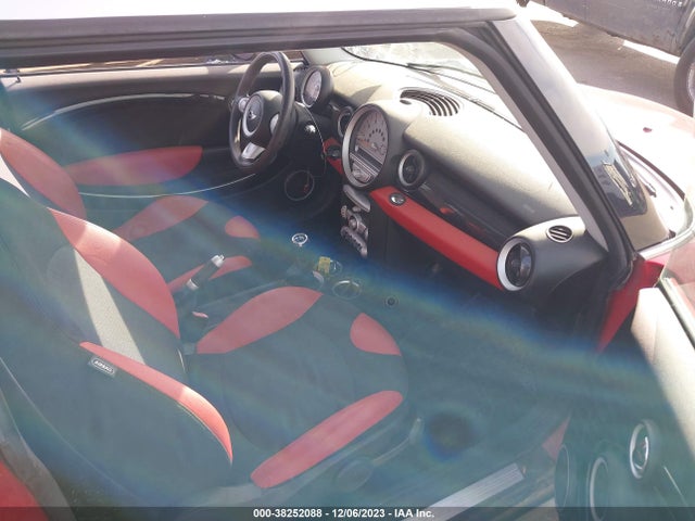 2008 MINI COOPER CLUBMAN WMWML33568TJ47O61 Photo 4