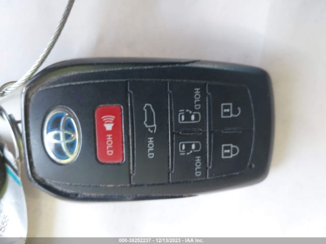 5TDZRKEC1MS061257 Toyota Sienna Limited