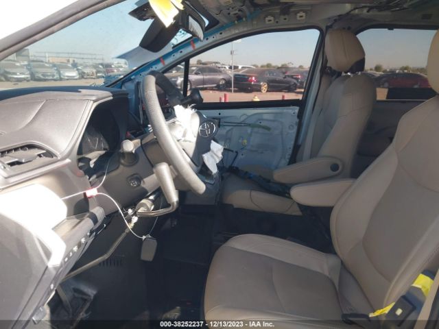 5TDZRKEC1MS061257 Toyota Sienna Limited