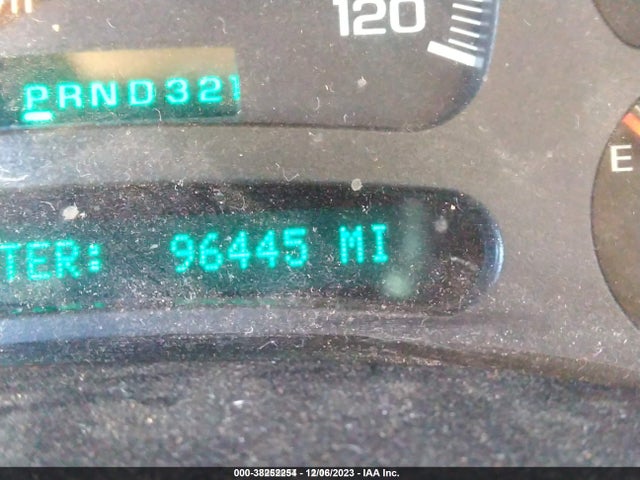 2003 CHEVROLET SUBURBAN 1500 3GNFK16T23G143731 Photo 6